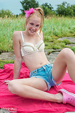 Nudist Teen Photo